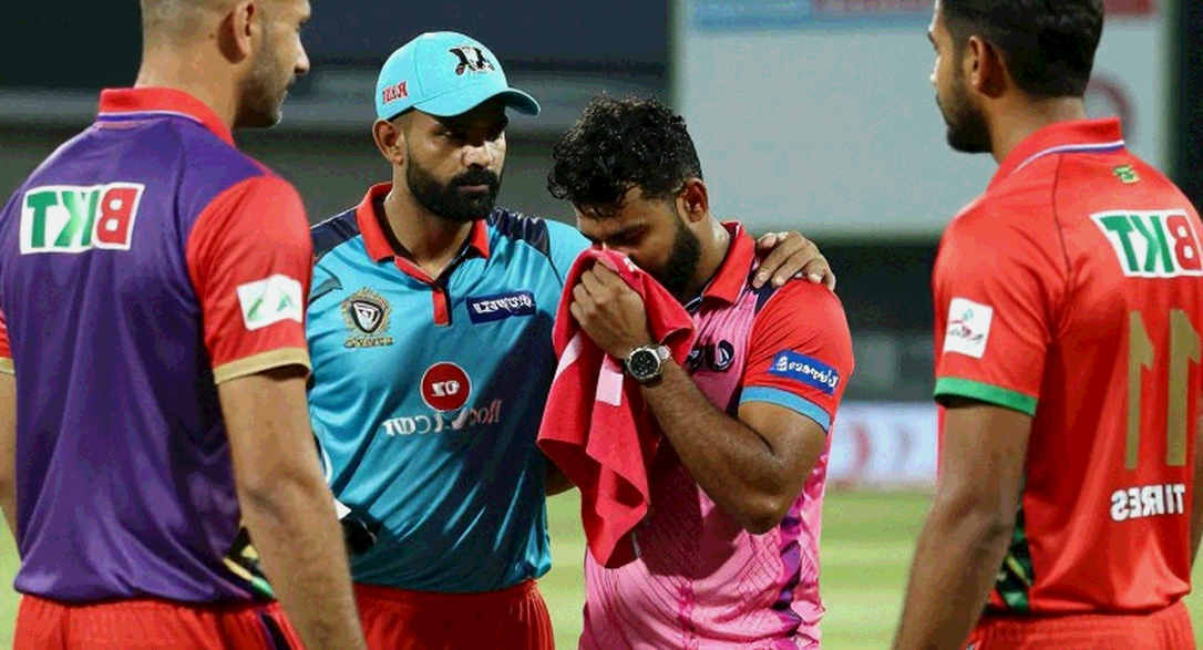 ডোম্বাগোডার খাতা: সেহাস আশিনসার ১১৪ বল, ১৩৭ রান আর মাহিন্দার অলিখিত ছয় উইকেট
