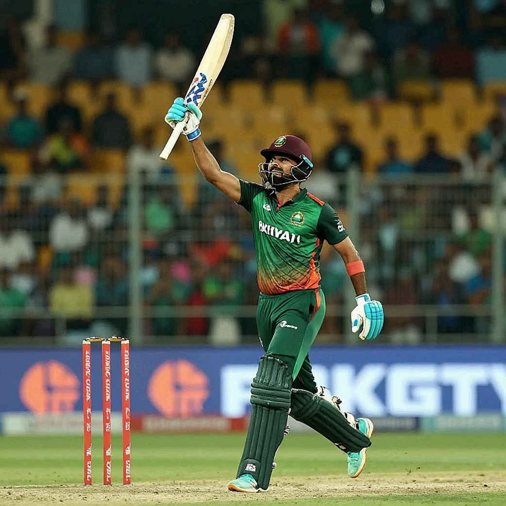 ডট বলের খাতা: খুলনার নারীরা, একটি হারানো বিশ্বকাপ আর নারী ক্রিকেটের আসল হিসাব